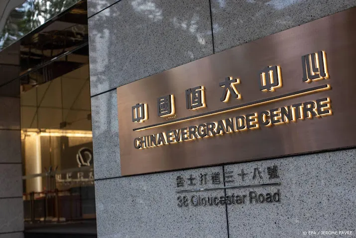 vastgoedconcern evergrande keldert op beurs in hongkong
