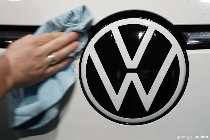 vdl zet batterijsystemen in elkaar voor bmw