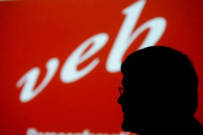 veb zet vraagtekens bij vertrek timmermans