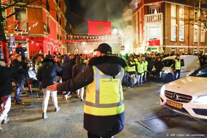 veel feestvierders in den haag en amsterdam na winst marokko