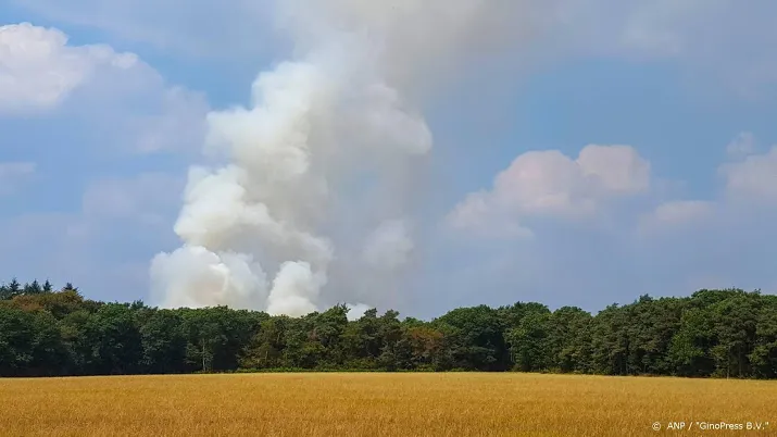 veel rook vrij bij brand plantenkwekerij de lier