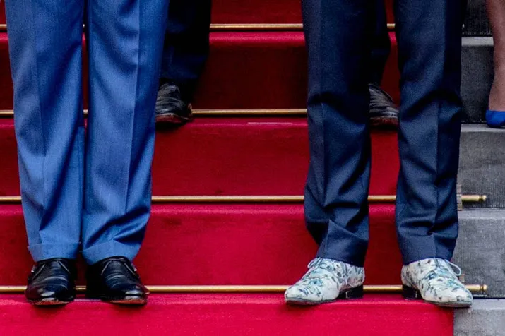 veelbesproken schoenen van de jonge geveild