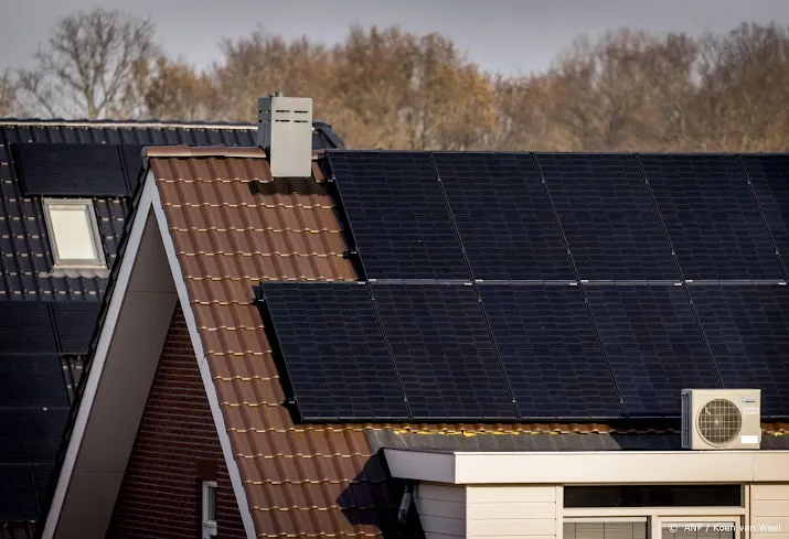 veh wil transparantie over netproblemen met zonnepanelen