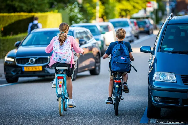 veilig verkeer automobilisten mijd schoolzone