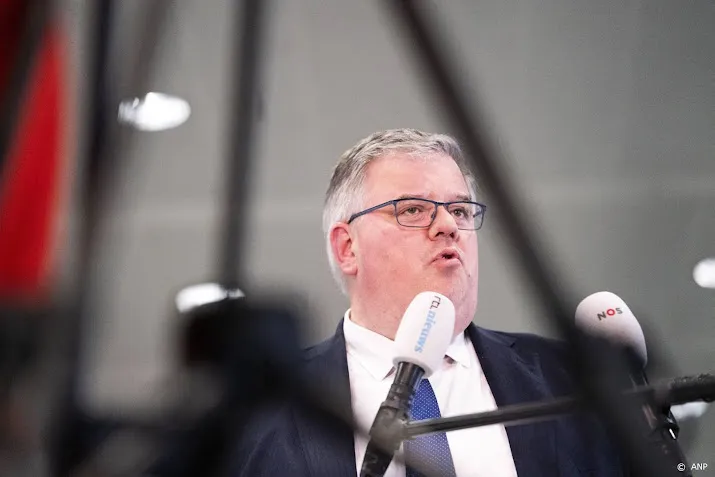 veiligheidsberaad begin mei 50 000 plekken nodig voor oekrainers