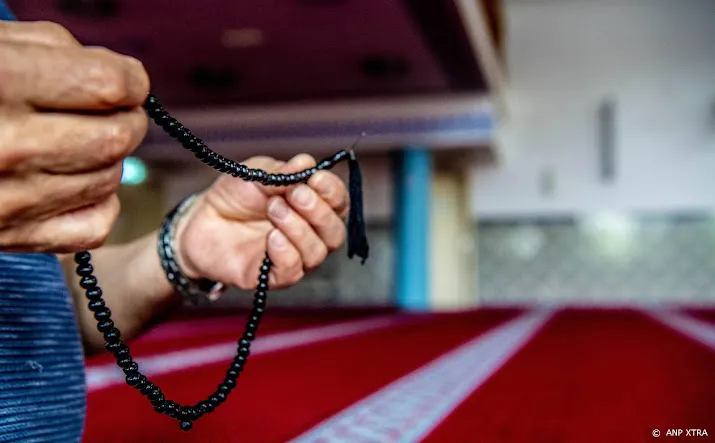 veiligheidsmaatregelen genomen bij 53 moskeeen in amsterdam