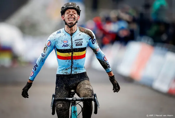 veldrijder van aert accepteert tijdklok