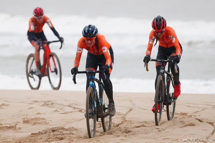 veldrijdster brand verovert wereldtitel in oostende