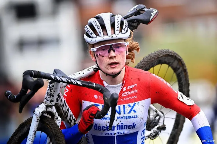 veldrijdster pieterse beeindigt in gavere zegereeks van van empel