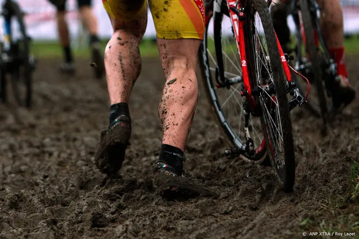 veldrijdster van der heijden wint wk beloften