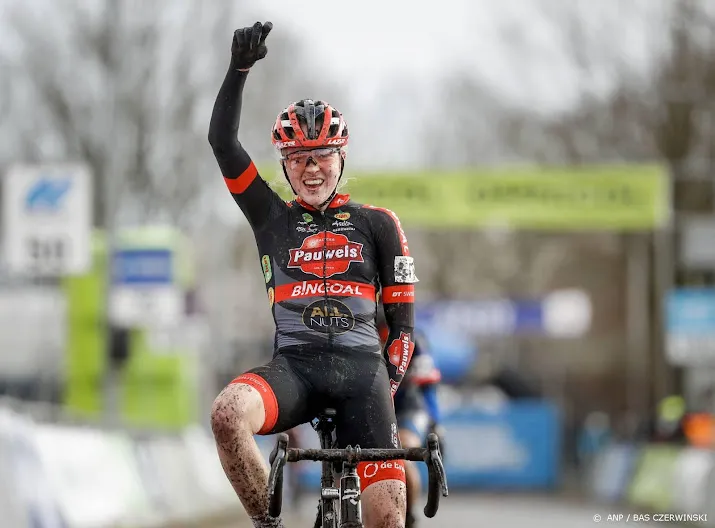 veldrijdster van empel wint voor tweede keer cross om wereldbeker