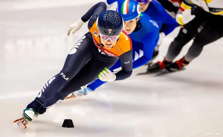 velzeboer en poutsma overtuigend naar finale 500 meter van ek