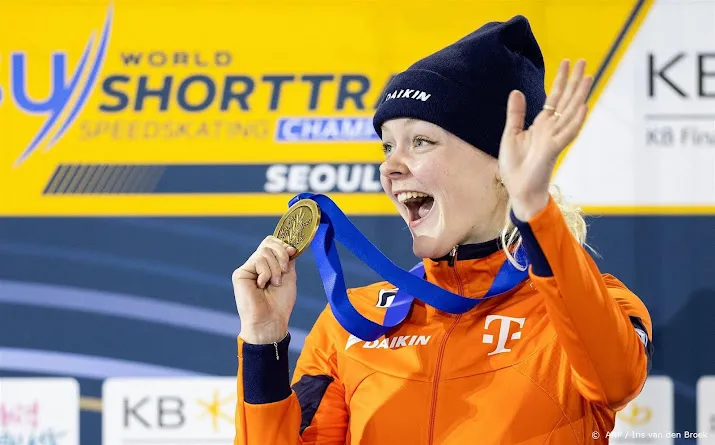 velzeboer trots dat ze als favoriete shorttracktitel kan pakken
