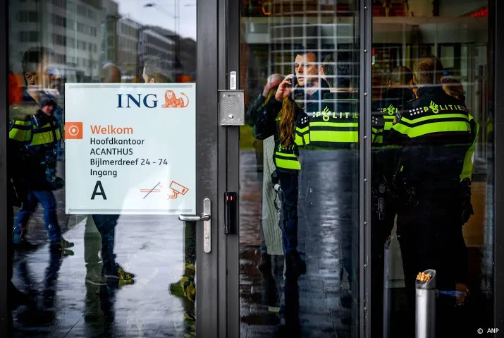 verdacht pakket bij ing in amsterdam zuidoost