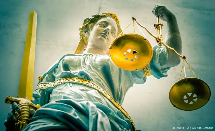 verdachte moedermoord voor de rechter