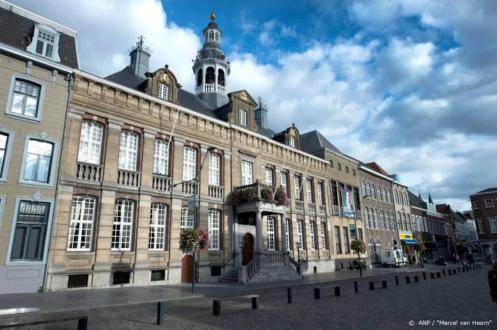 verdachte opgepakt om dreigmails aan roermond en simpelveld