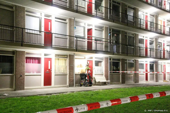 verdachte van gooien baby ontkent pertinent