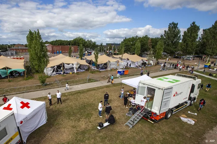 verdachte van spuiten vloeistof bij azc ter apel is 22 jarige man