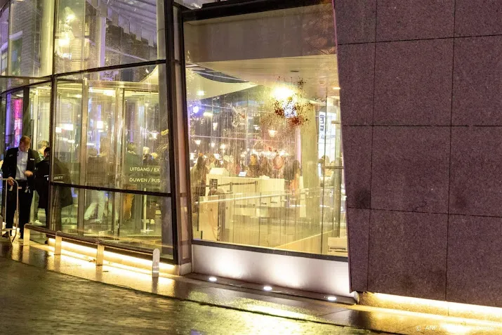 verdachten bekladden musea amsterdam nog vast