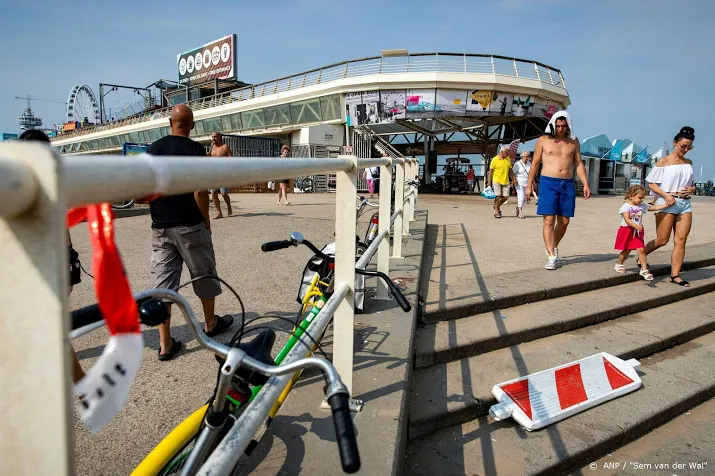 verdachten fatale steekpartij pier scheveningen blijven in de cel
