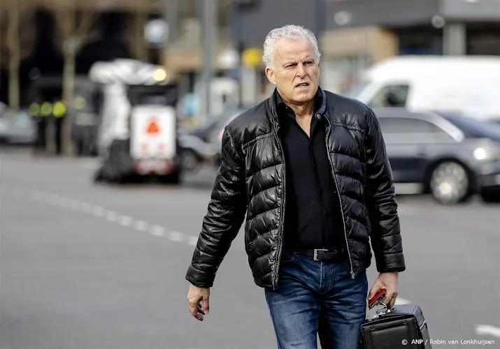 verdachten moordzaak peter r de vries blijven in de cel