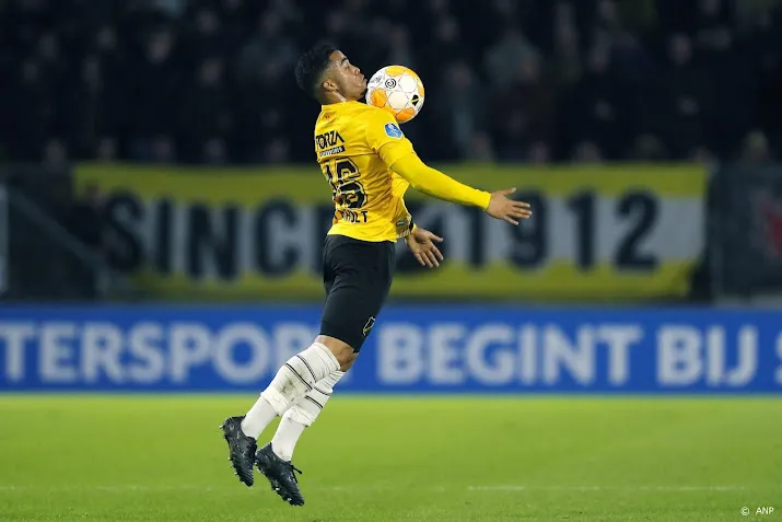 verdediger van anholt op proef bij go ahead eagles