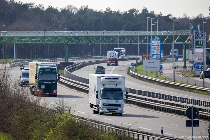 verkeersdrukte buiten de spits soms bijna als vanouds