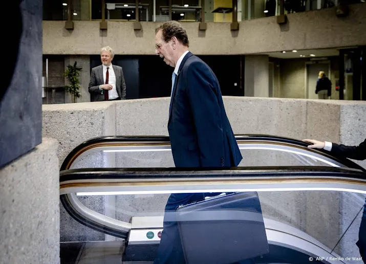 verkenner van strien begint aan lastige zoektocht naar coalitie