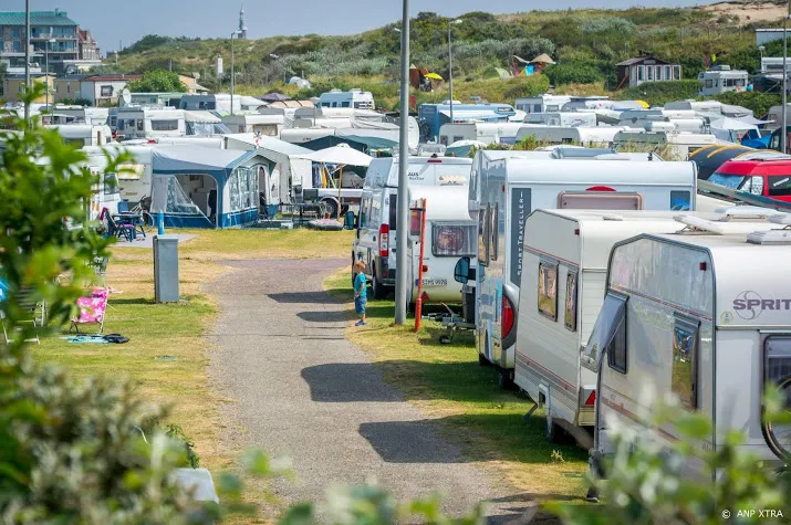verkoop caravans en campers in de lift