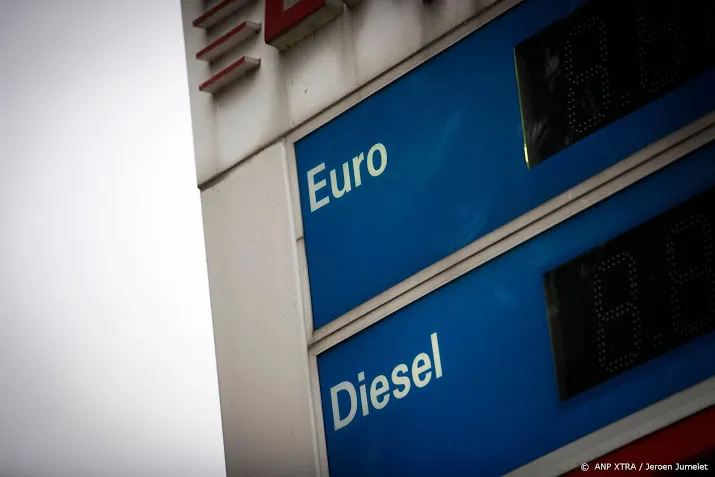 verkoop dieselautos bijna gehalveerd