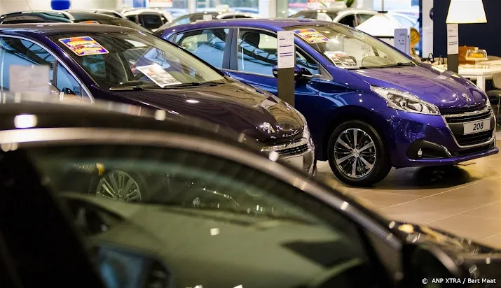 verkoop nieuwe personenautos opnieuw flink omhoog