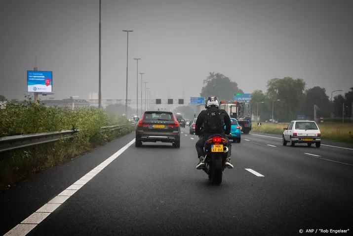 verlaag eisen motorrijbewijs voor automobilisten