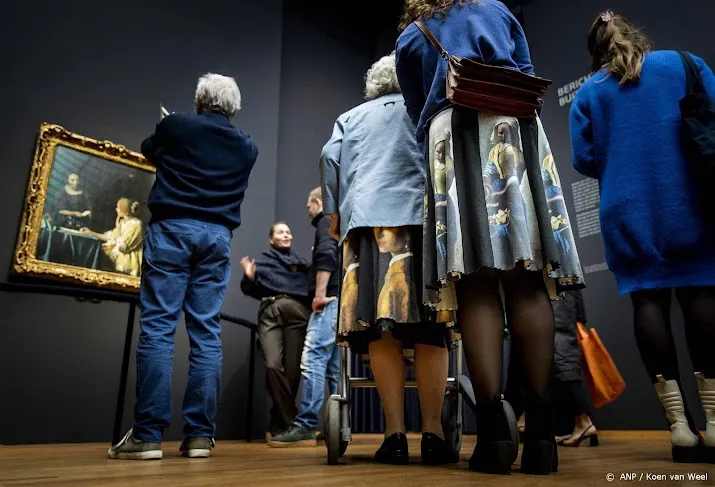 vermeer tentoonstelling in laatste weekend ook s nachts te zien