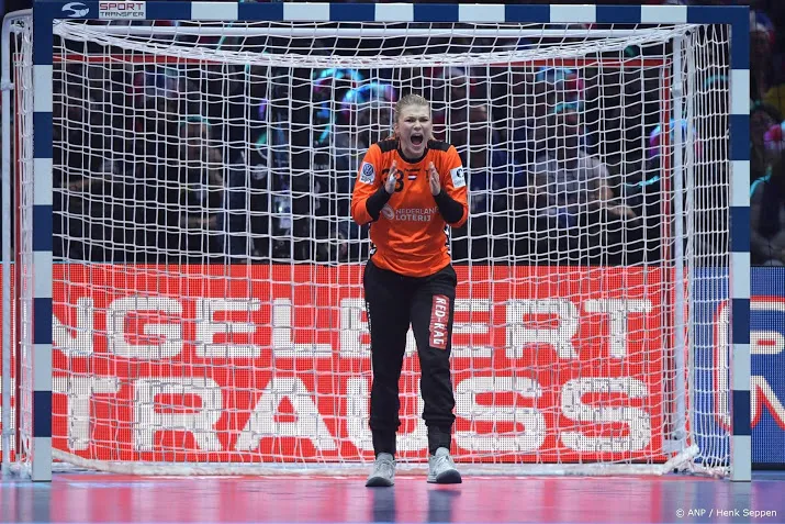 vermoeide handbalsters gaan voor brons