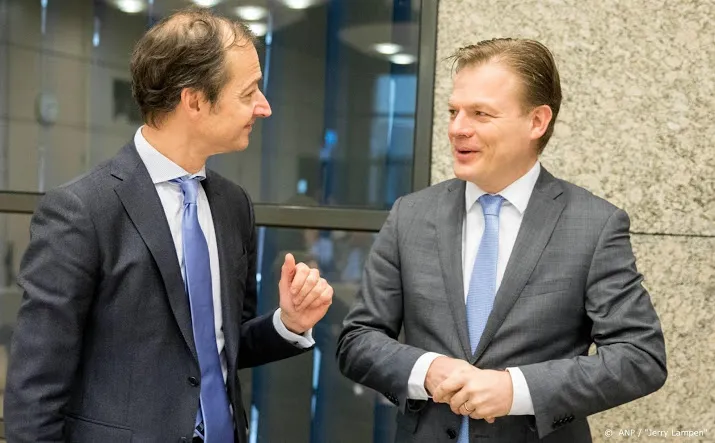 verontruste kamer naar brussel voor info paspoorthandel