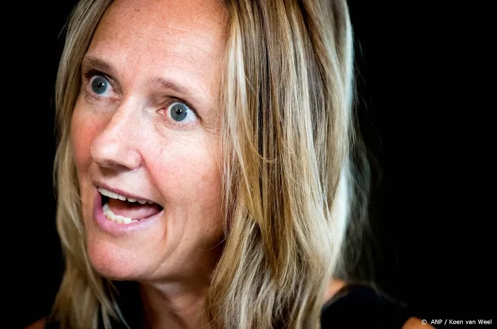 verpleeghuizen aansprakelijk gesteld om rigide bezoekverbod