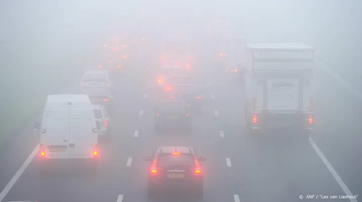 verraderlijke mist verspreidt zich over nederland