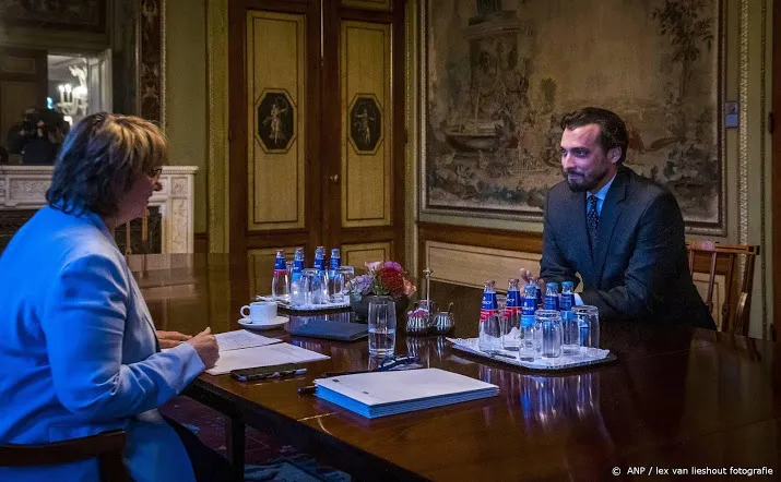 verrast conservatief cluster langs bij informateur hamer