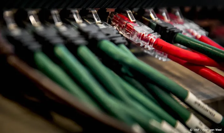 verscherpt toezicht op tappen data door inlichtingendiensten