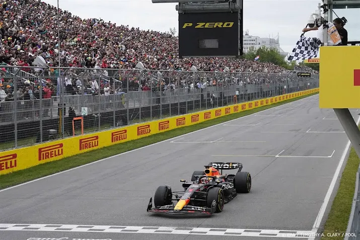 verstappen boekt honderdste zege voor red bull met koude banden