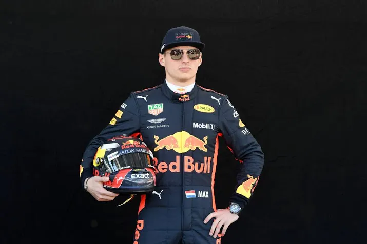 verstappen botst in eerste vrije training