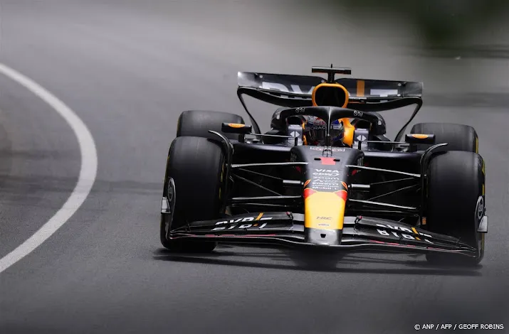verstappen duldt hamilton voor zich in derde vrije training