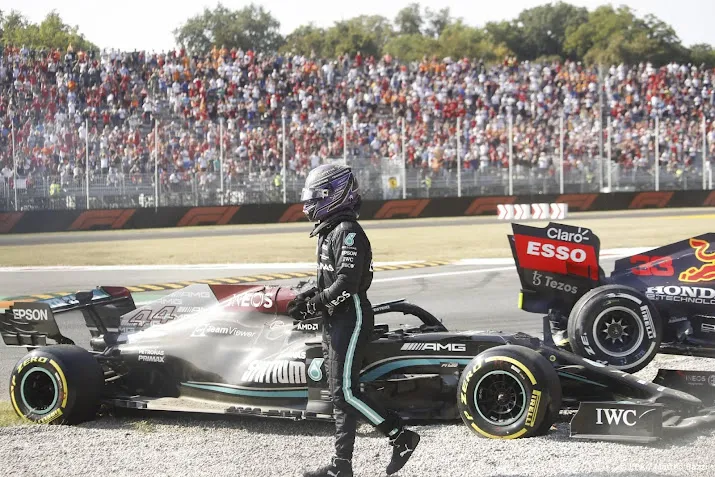 verstappen en hamilton moeten zich melden bij stewards