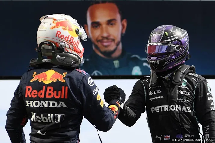 verstappen en hamilton supersnel racen door vertrouwen in elkaar