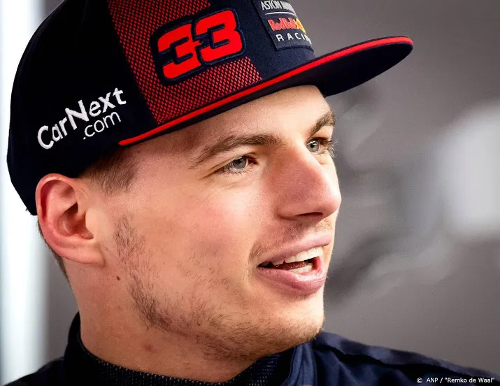 verstappen geeft op zandvoort showtje weg aan bouwvakkers