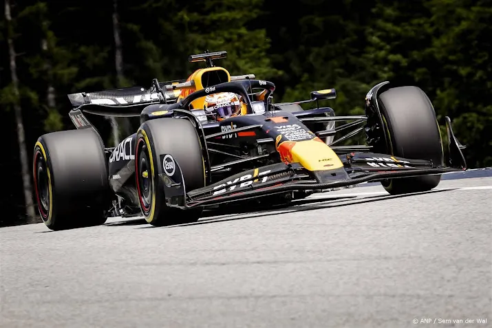 verstappen herpakt zich goed na motorproblemen in vrije training