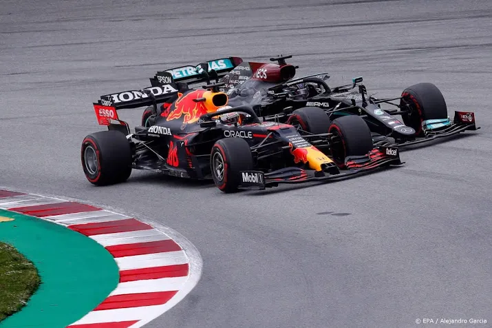 verstappen kan hamilton niet voorblijven in gp spanje