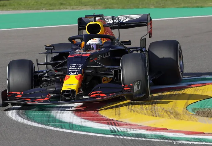 verstappen klokt tweede tijd in enige training imola