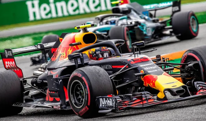 verstappen mist podium monza door tijdstraf
