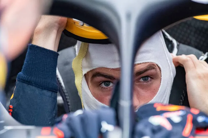 verstappen mopperend naar vijfde startplek